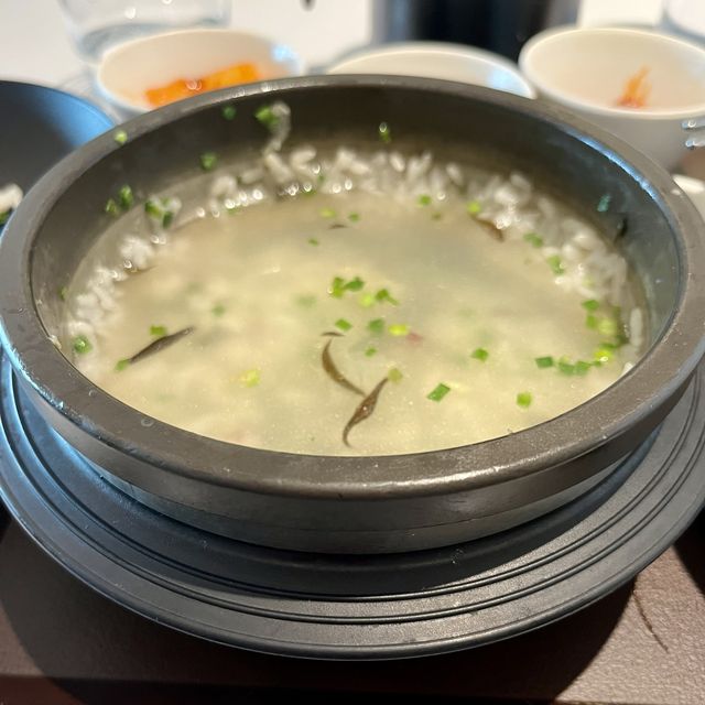 【韓国ソウル・ソウル駅】お洒落で高級感ある釜飯専門店「seoulier／서울리에」