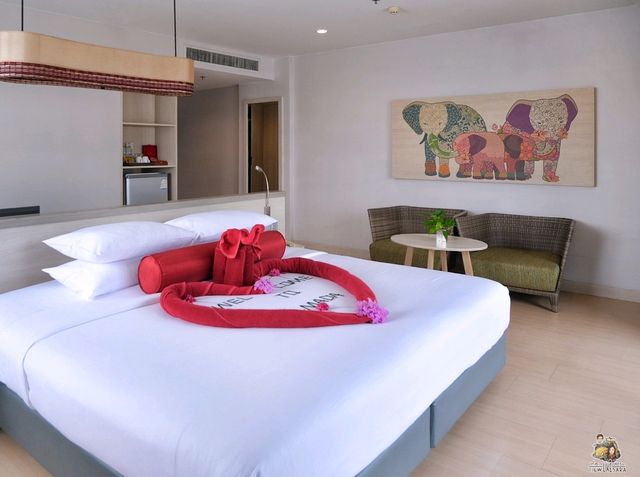 Ramada by Wyndham Phuket Deevana, Patong ที่พักสวย บรรยากาศดี