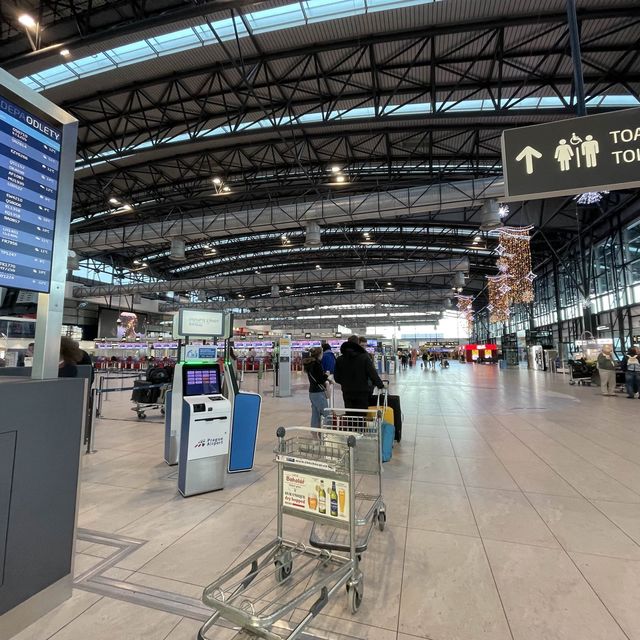捷克哈維爾機場 免費看台睇飛機升降