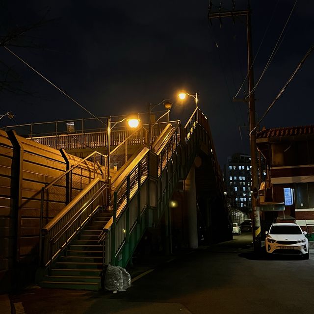 감성있는 서울 야경 명소, 지하철 1호선 회기역 근처🚉