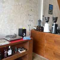 คาเฟ่ปังๆย่านอ่าวนาง กระบี่ @Half cafe krabi