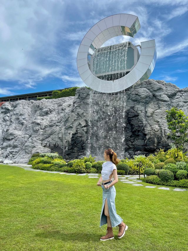 Lof Land สถานที่ท่องเที่ยวใหม่ท่ามกลางหุบเขา