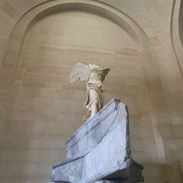 世界最大級の美術館　ルーヴル美術館へ