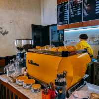 คาเฟ่ในตึกเก่าชิโนโปรตุเกส แขวงสะหวันนะเขต