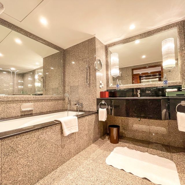 Anantara Siam Bangkok Hotel 
