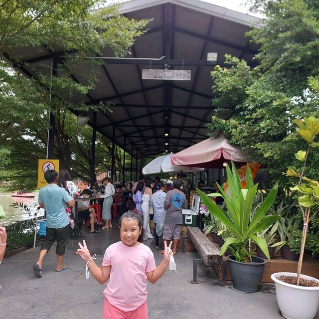 พาเที่ยวคาเฟ่บรรยากาศดี ร่มรื่น ที่ ดูบัวคาเฟ่