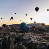 土耳其景點｜熱氣球在日出中升空的私房免費景點🌟