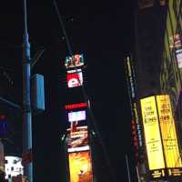 EMPiRE STATE BILL  BROADWAY  NEW YORKTIME'S SQUARE