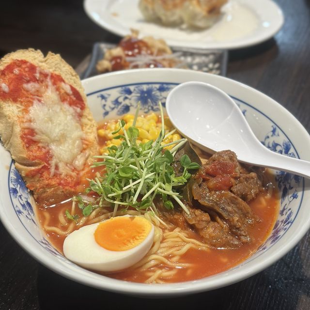 創意港風拉麵店 