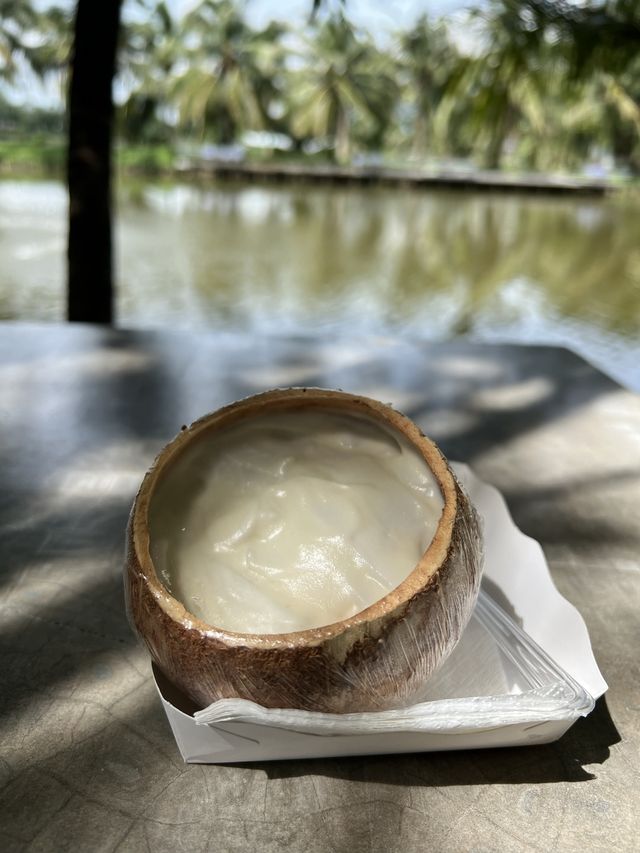Coco&coff คาเฟ่ร่มรื่น กลางสวนมะพร้าว