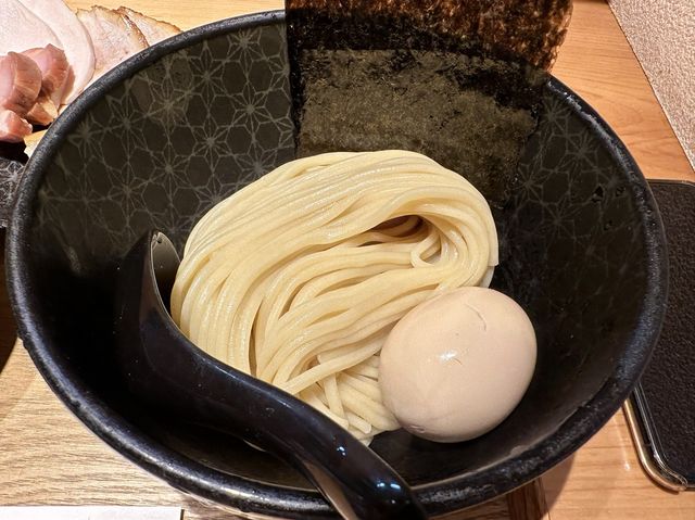 東京｜新橋人氣濃厚豚骨沾麵
