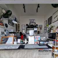 WARMROOM CAFE