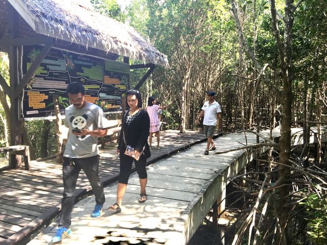 หาดทรายดำ ตราด 💦💦