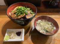 東京・品川。第六回全国丼グランプリ『豚丼部門・金賞』の『丼ぶり屋幸丼 東京品川』