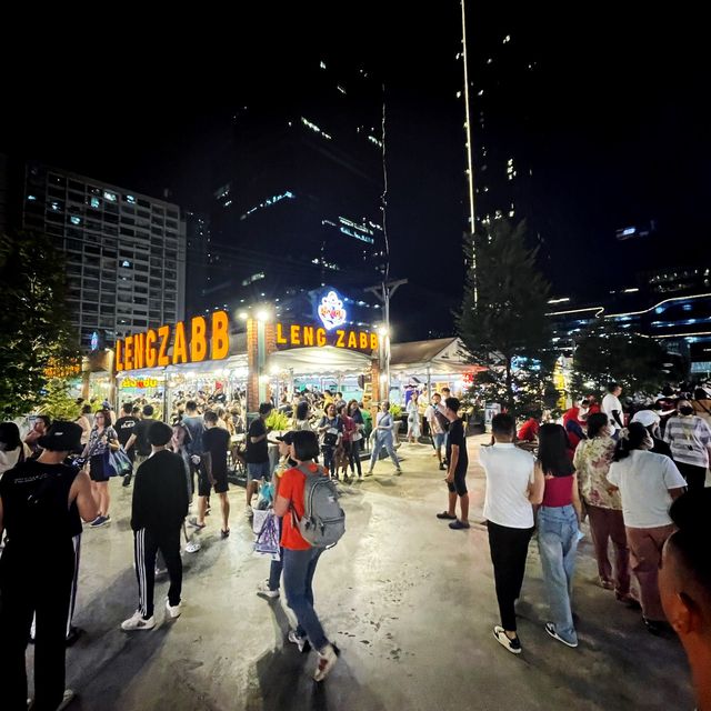 Bangkok's best night market: Jodd Fairs