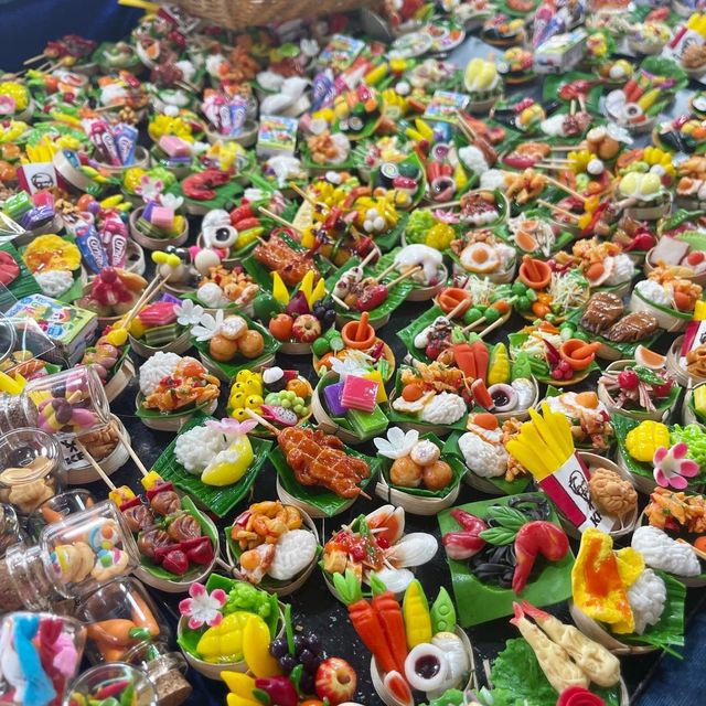 สวรรค์ของนักกิน ตลาดน้ำอัมพวา