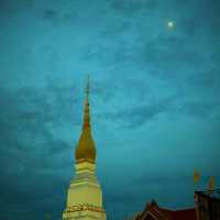 สิ่งศักดิ์สิทธิ์คู่เมืองสกลนคร "พระธาตุเชิงชุม"