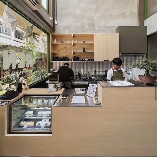 這咖啡店抹茶蛋糕好好吃，快來看看！