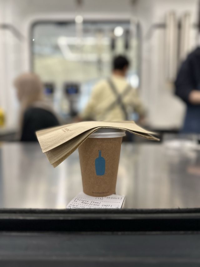 香港裡面唯一在機場的blue bottle!!!!!!