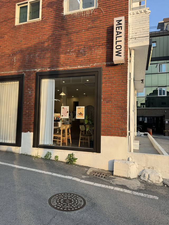 디저트 맛집 아기자기한 밀로우 카페🌸