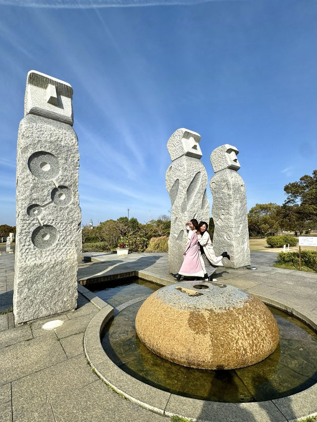 【静岡】浜松の公園にまるでモアイ像のような石人が！