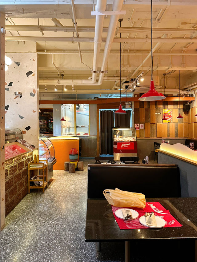 Must meat is the must! ร้านเนื้อโคขุนย่านสีลม🐮