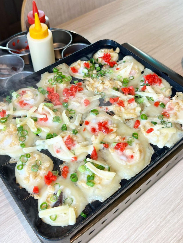 【福岡グルメ】自分好みの焼き方や具材で作れる！楽しめるたこ焼き居酒屋