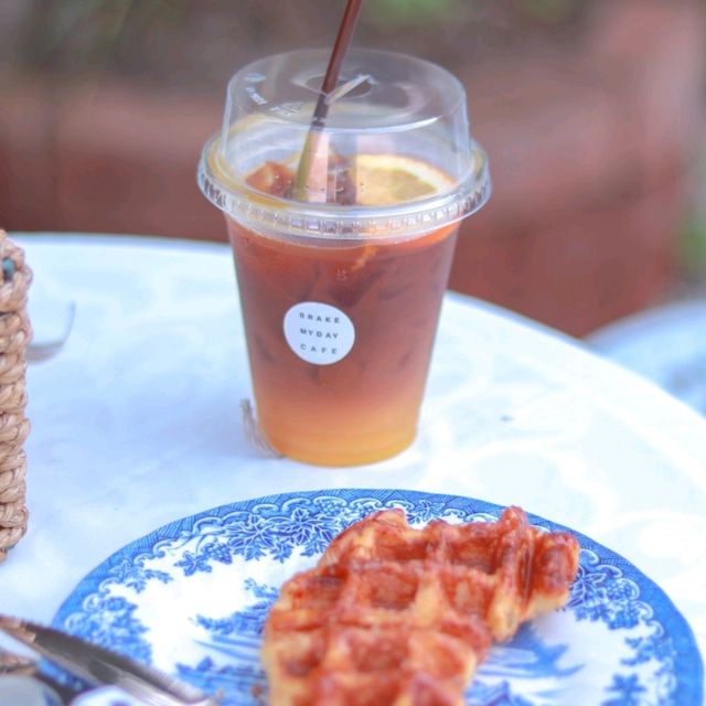 BRAKE MY DAY CAFE