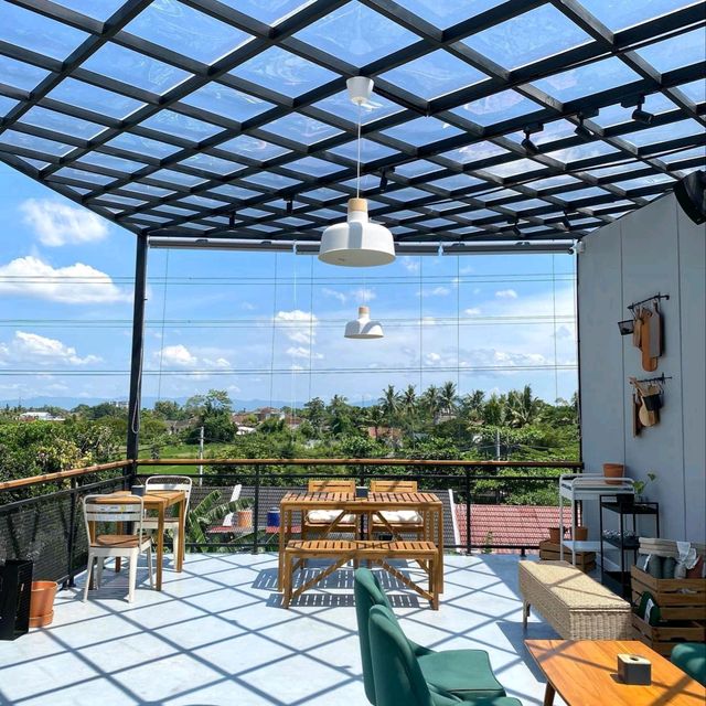 CANTINE | NEW ROOFTOP COFFEE & EATERY IN TIYASAN