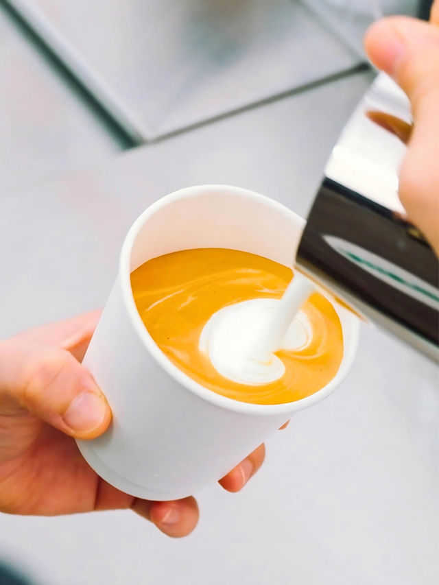 🍵 RONIN COFFEE เป็นคาเฟ่ที่น่าสนใจในย่านลาดพร้าว 