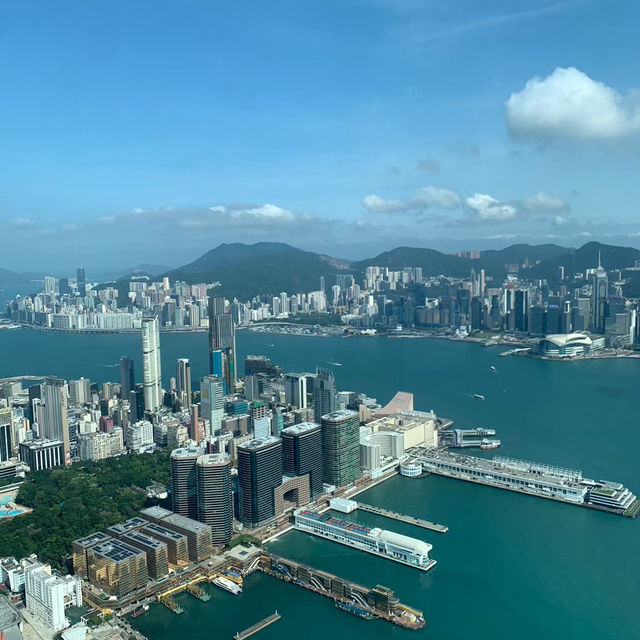 ล้านวิวแบบ 360 องศาที่ skydeck 100 HK