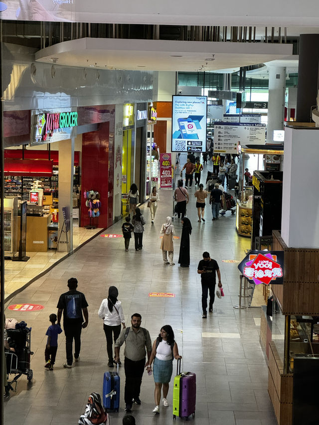 マレーシア🇲🇾クアラルンプール国際空港✨ショッピング🛍️モール