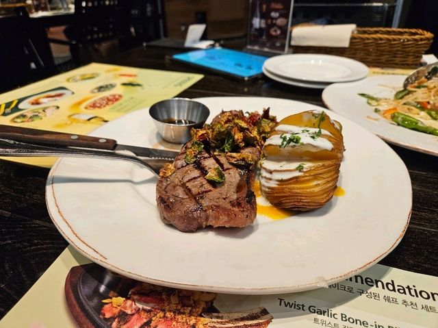 A special dinner at Mad for Garlic, Seoul