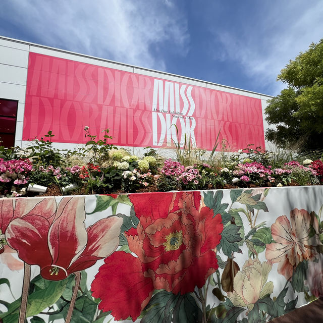 六本木ミュージアムにあるDior展覧会