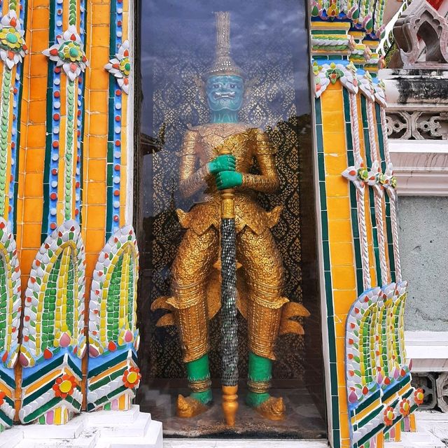 วัดพระเชตุพนฯ วัดที่มีเจดีย์มากที่สุดในประเทศไทย