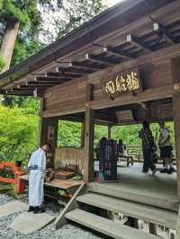 日本京都-攝影者最愛的點燈石階：貴船神社