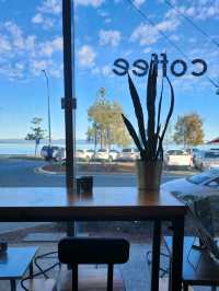 🇦🇺 Lovely Cafe in Woody Point, Queensland, Australia