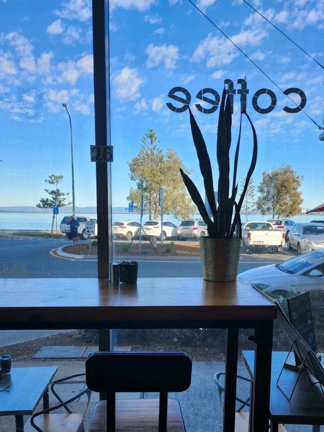 🇦🇺 Lovely Cafe in Woody Point, Queensland, Australia