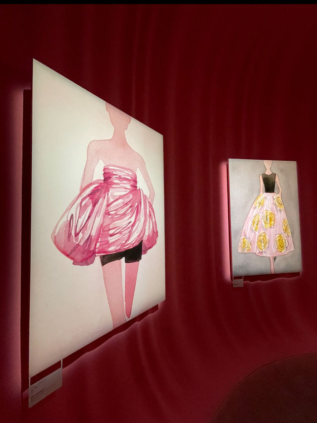 無料なの⁉️話題のMISS DIOR展覧会💗ある女性の物語
