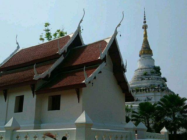 ตำนานพระแก้วมรกต วัดพระแก้วดอนเต้าสุชาดาราม