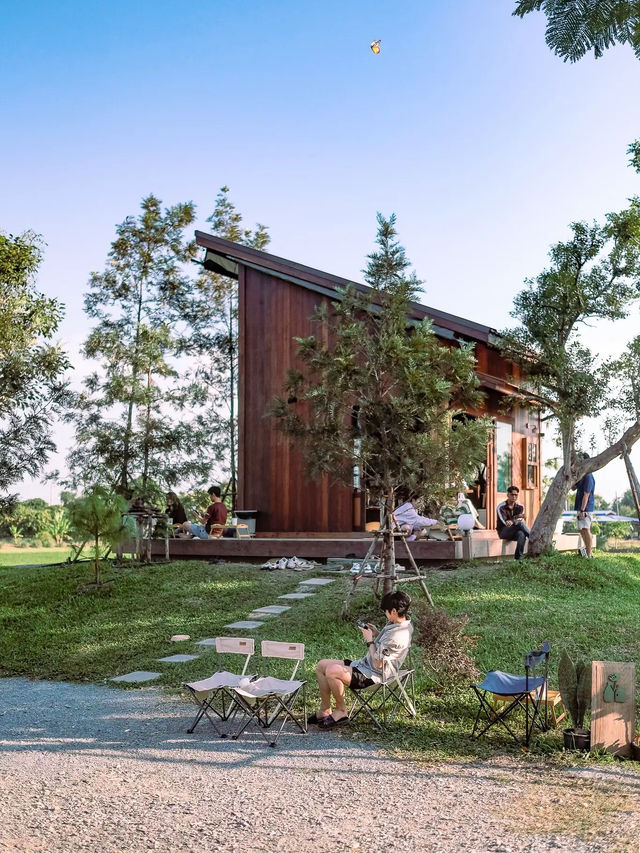 ดอกไม้ประตูแจกันวิลเลจ คาเฟ่สุดชิลย่านบางใหญ่🏠🌳