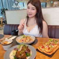 「Delish Kitchen by ALOT」：啟德商場的藝術餐廳，口碑一流！