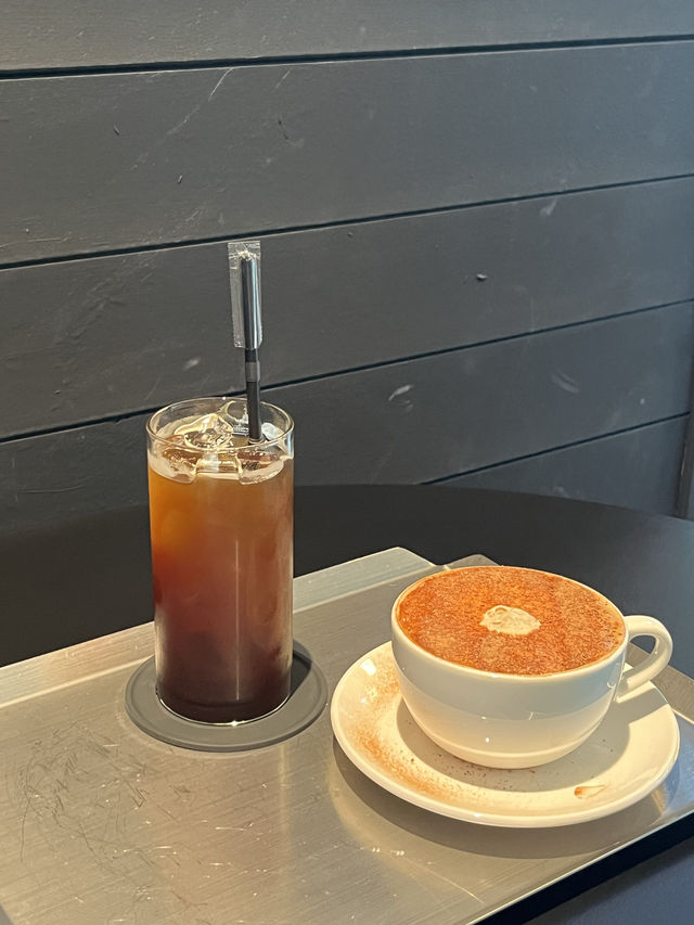경산 중방동에 위치한 아늑하고 모던한 감성 깡패 커피 맛집
