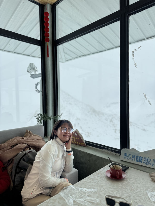 นั่งกระเช้าพิชิตยอดเขา Dagu Glacier 