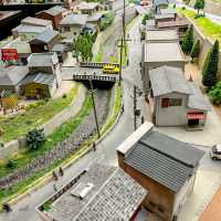ไปทัวร์เมืองมนุษย์จิ๋วที่ Small Worlds Tokyo กัน