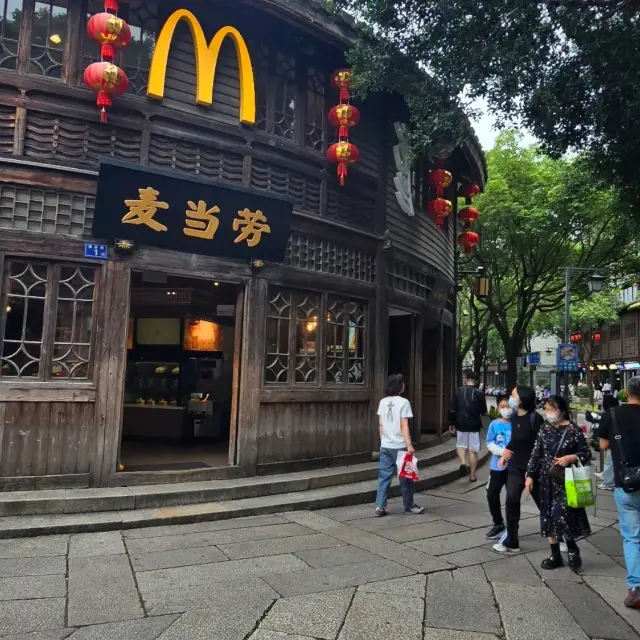「發現福州的魅力：歷史、藝術和當地美食等您來探索！」
