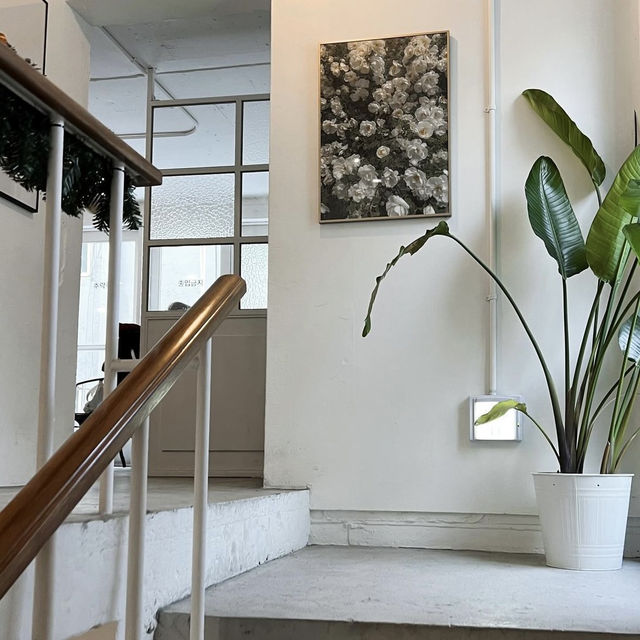 【韓国】カンナムにある3階建てでオススメの広いカフェ💚
