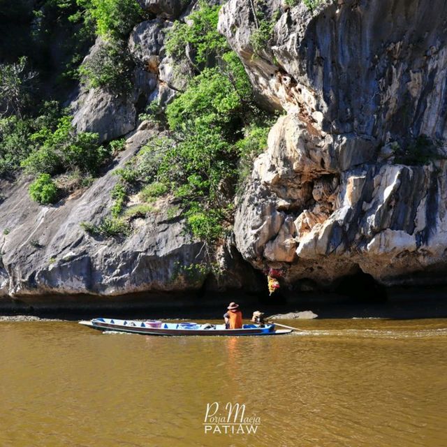 ล่องเรือ "คลองเขาแดง" ชมหินรูปร่างแปลกตา