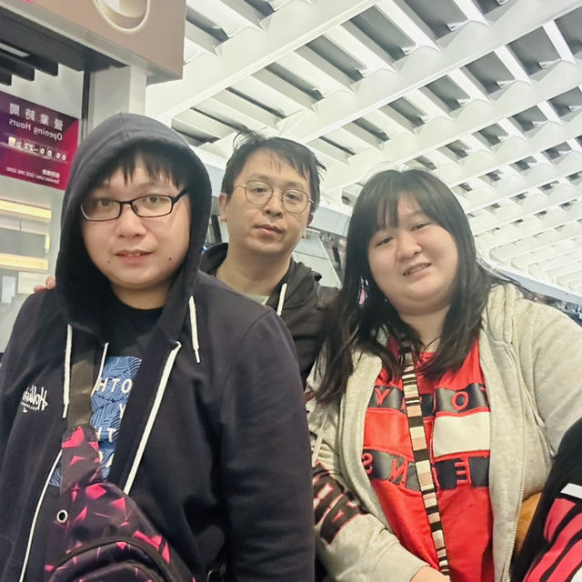 Vacation Moment Bonding with My Family and Friends 