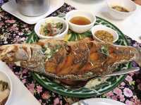 “โอ​ยั๊วะ​เมืองโบราณ​” ร้านอาหารบางปู
